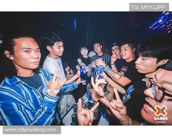 重庆滑板队的阵地战揭秘:滑板文化与城市街头的深度融合探索 重庆滑板队的阵地战揭秘:滑板文化与城市街头的深度融合探索